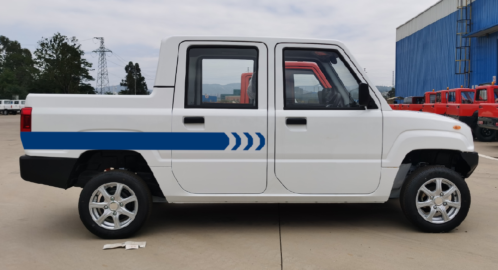 四座電動(dòng)貨車(chē)